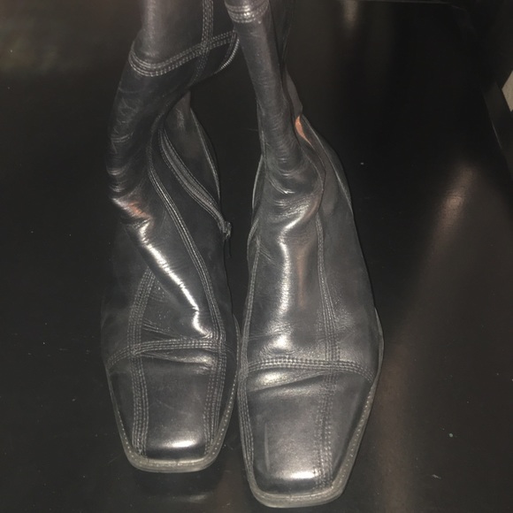 Ecco Boots - Picture 2 of 4